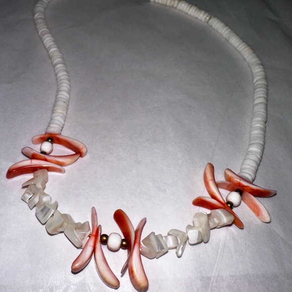 Vintage 90’s shell with Coral and White Beaded Necklace - Picture 1 of 2
